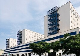 Salud vuelve a negar que se vaya a privatizar el servicio de lavandería del hospital Puerta del Mar de Cádiz