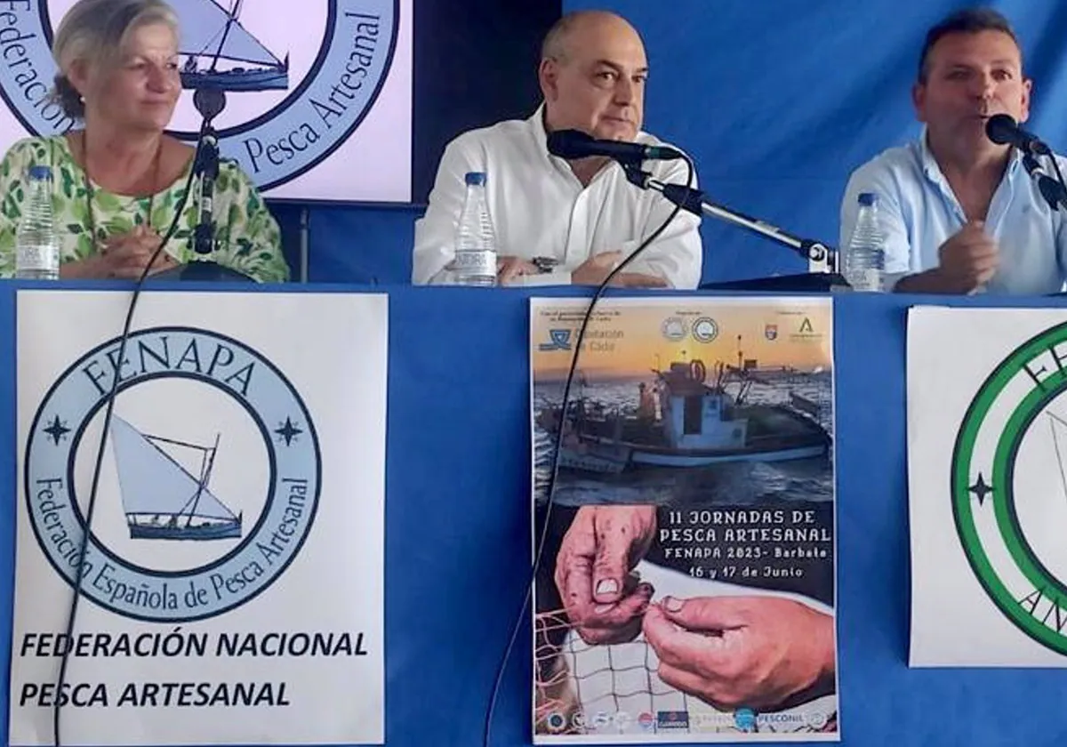 La Junta subraya en Barbate la importancia de la pesca artesanal y su apoyo para «garantizar» su futuro