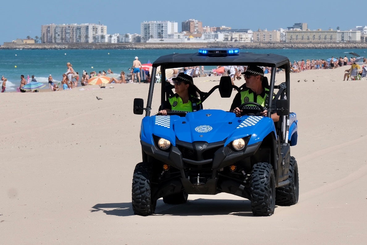 Fotos: La Policía Local vuelve a las playas de Cádiz