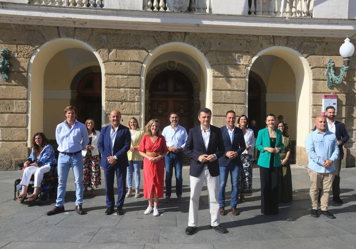 Imagen del equipo de Gobierno de Cádiz presidido por Bruno García.