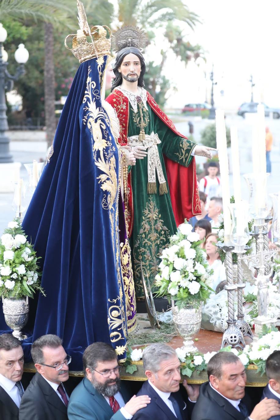 Fotos: Traslado de los titulares de Ecce-Homo a la iglesia de San Juan de Dios