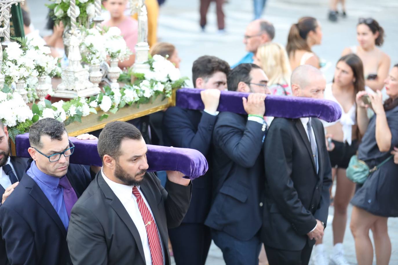 Fotos: Traslado de los titulares de Ecce-Homo a la iglesia de San Juan de Dios