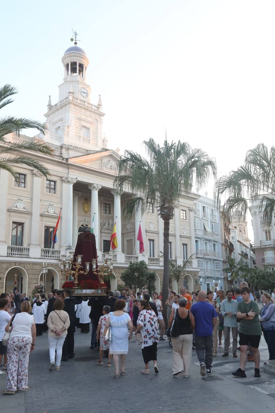 Fotos: Traslado de los titulares de Ecce-Homo a la iglesia de San Juan de Dios