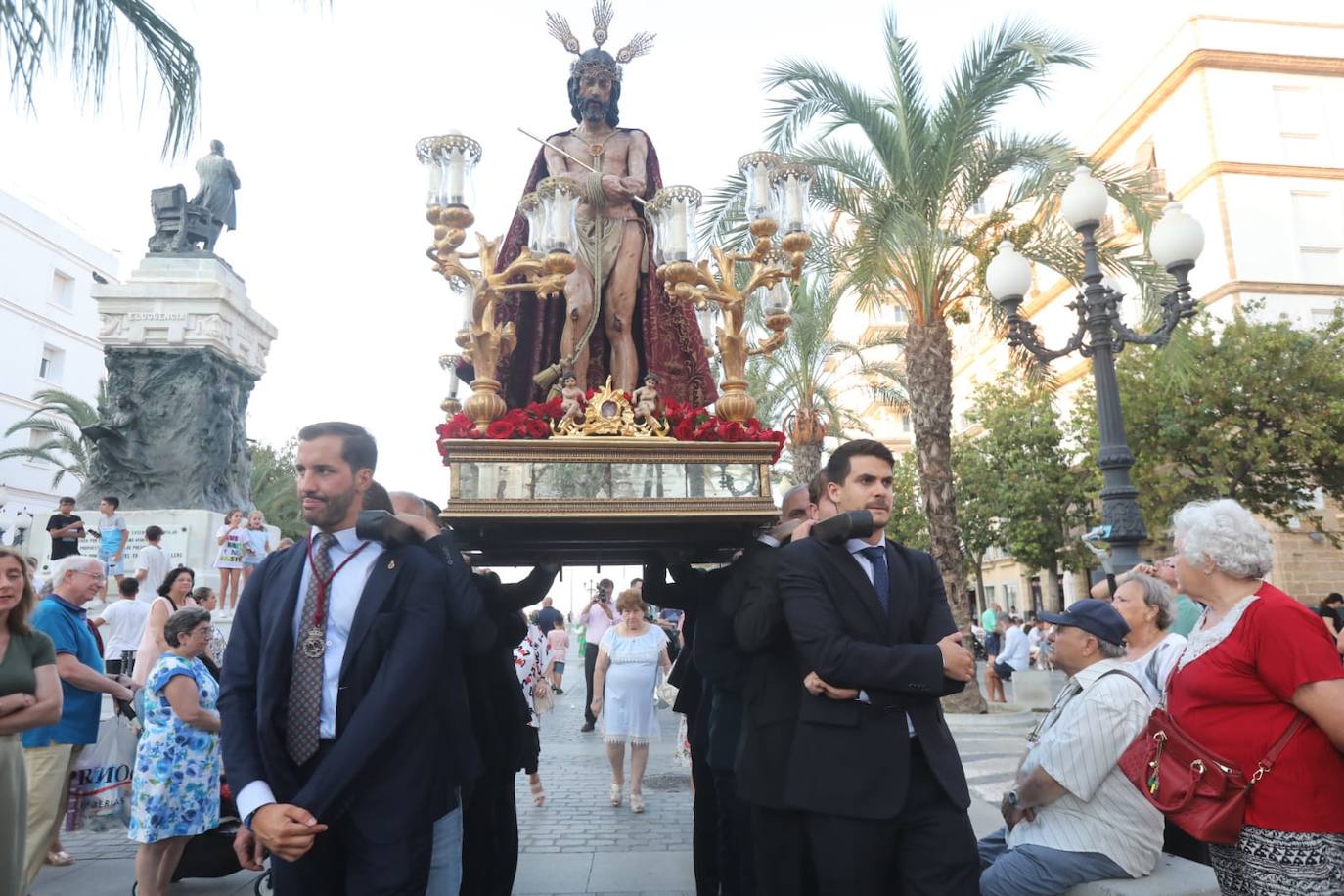 Fotos: Traslado de los titulares de Ecce-Homo a la iglesia de San Juan de Dios