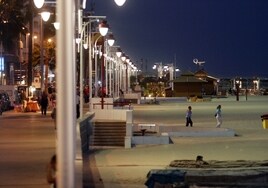 La iluminación de las playas de Cádiz tendrá que esperar hasta 2024 para que sea «sostenible y respetuosa»