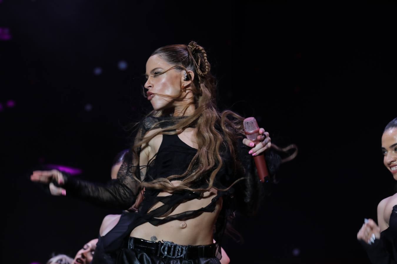 Tini enamora al joven público de Concert Music Festival