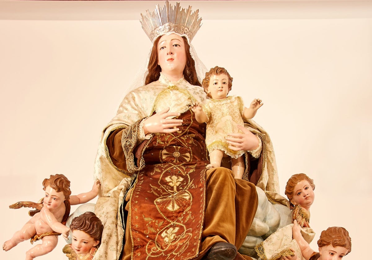 Virgen del Carmen sedente del Hospital de Mujeres