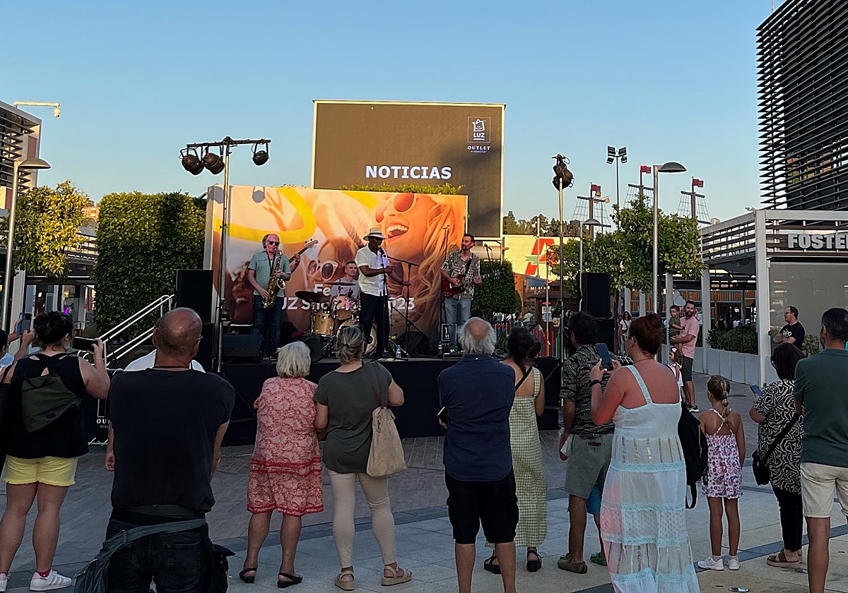 LUZ Shopping se convierte en el lugar de encuentro para la música en directo con sello local