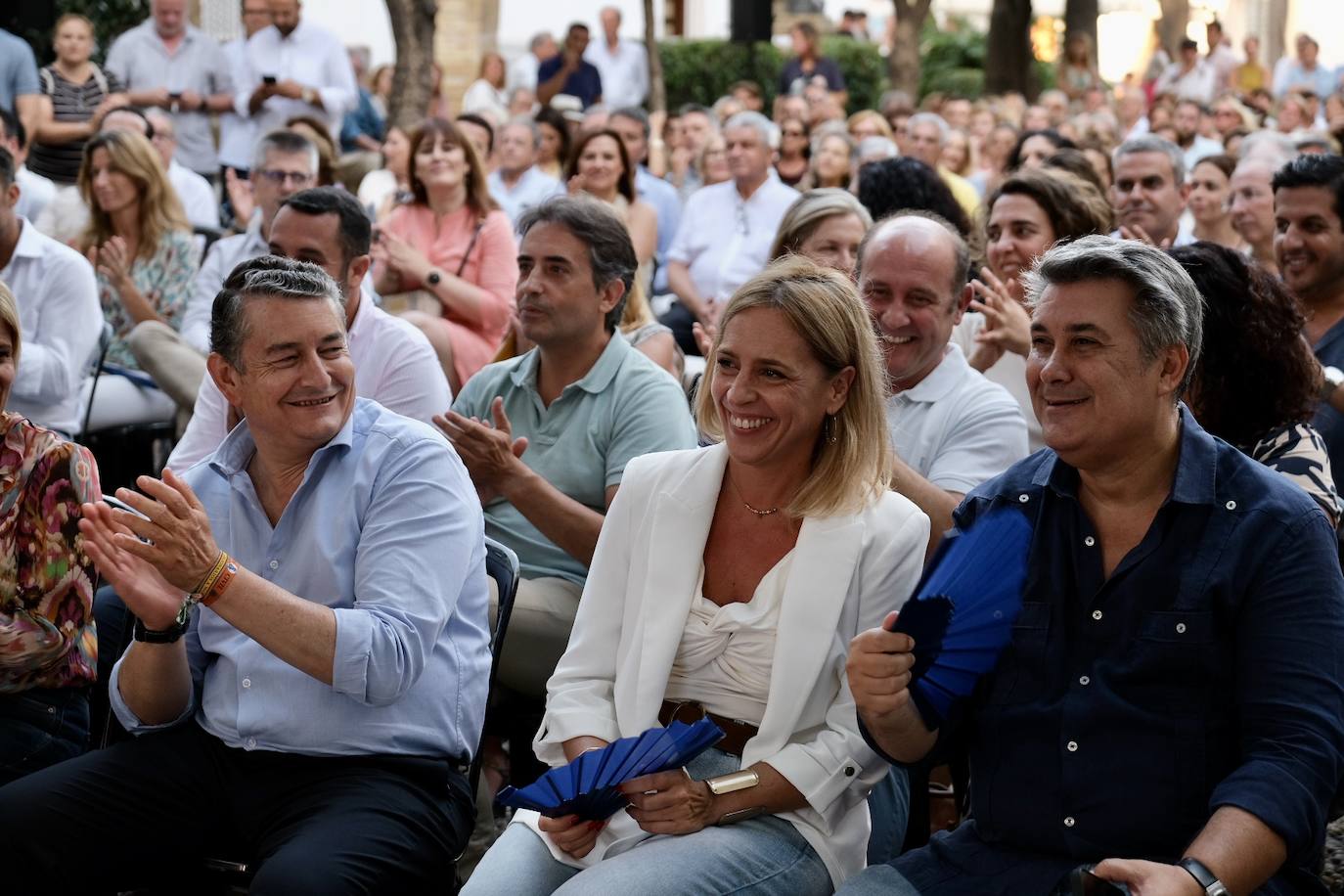FOTOS: Juanma Moreno abre campaña en El Puerto