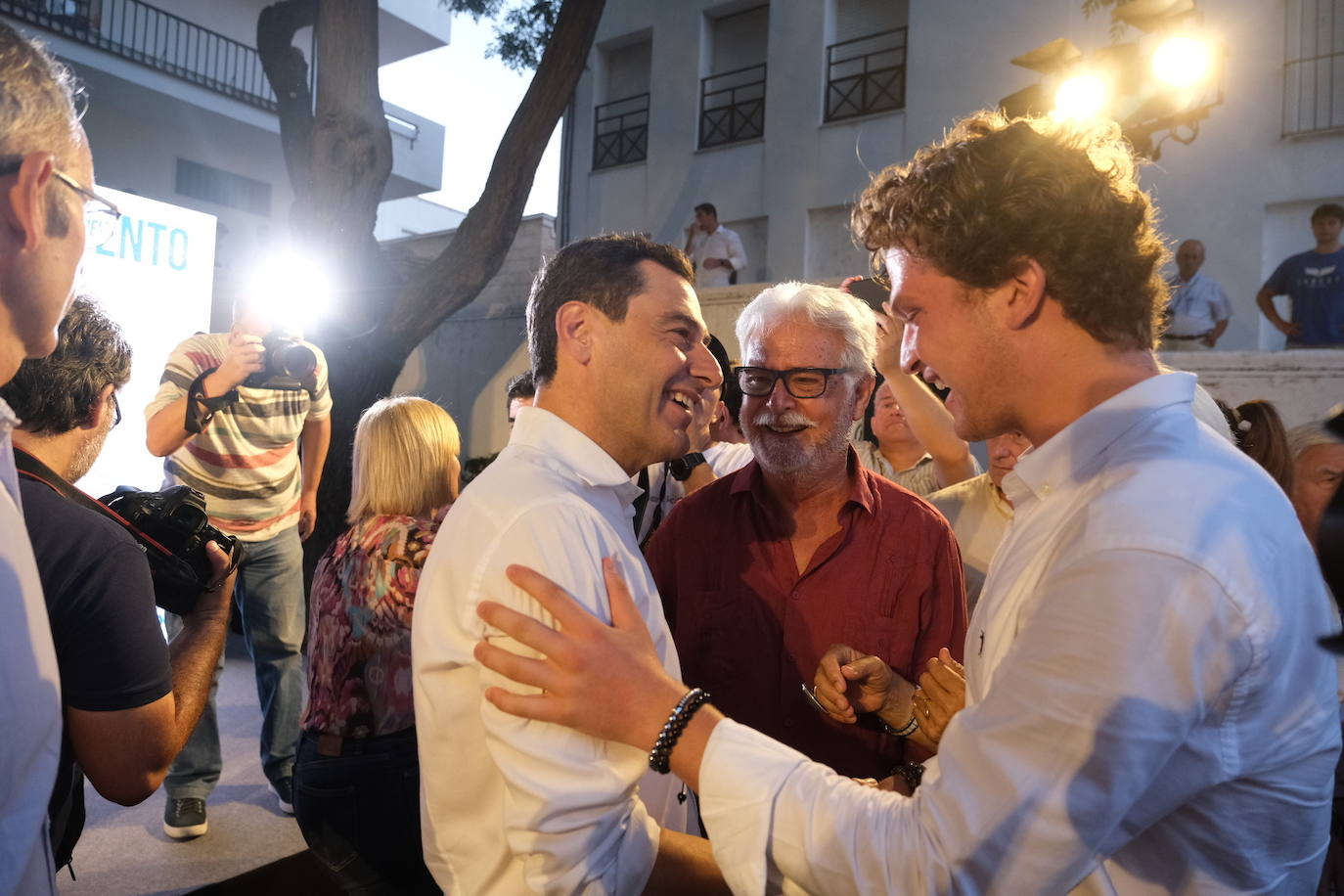 FOTOS: Juanma Moreno abre campaña en El Puerto