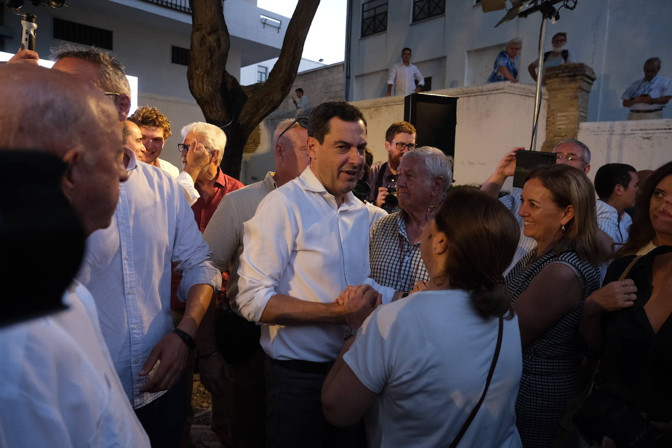 FOTOS: Juanma Moreno abre campaña en El Puerto
