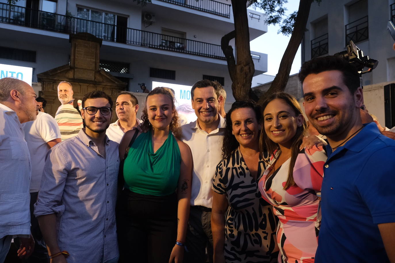FOTOS: Juanma Moreno abre campaña en El Puerto