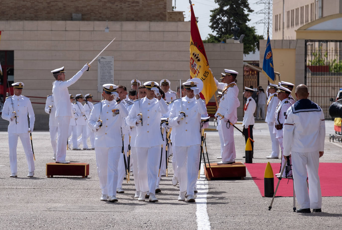 Felipe VI entrega los Reales Despachos de empleo en San Fernando