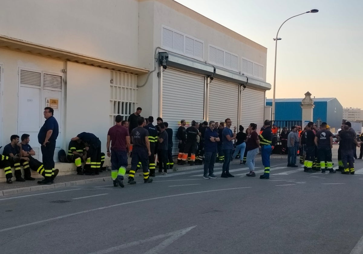 Protestas en en las puertas del astillero de Cádiz