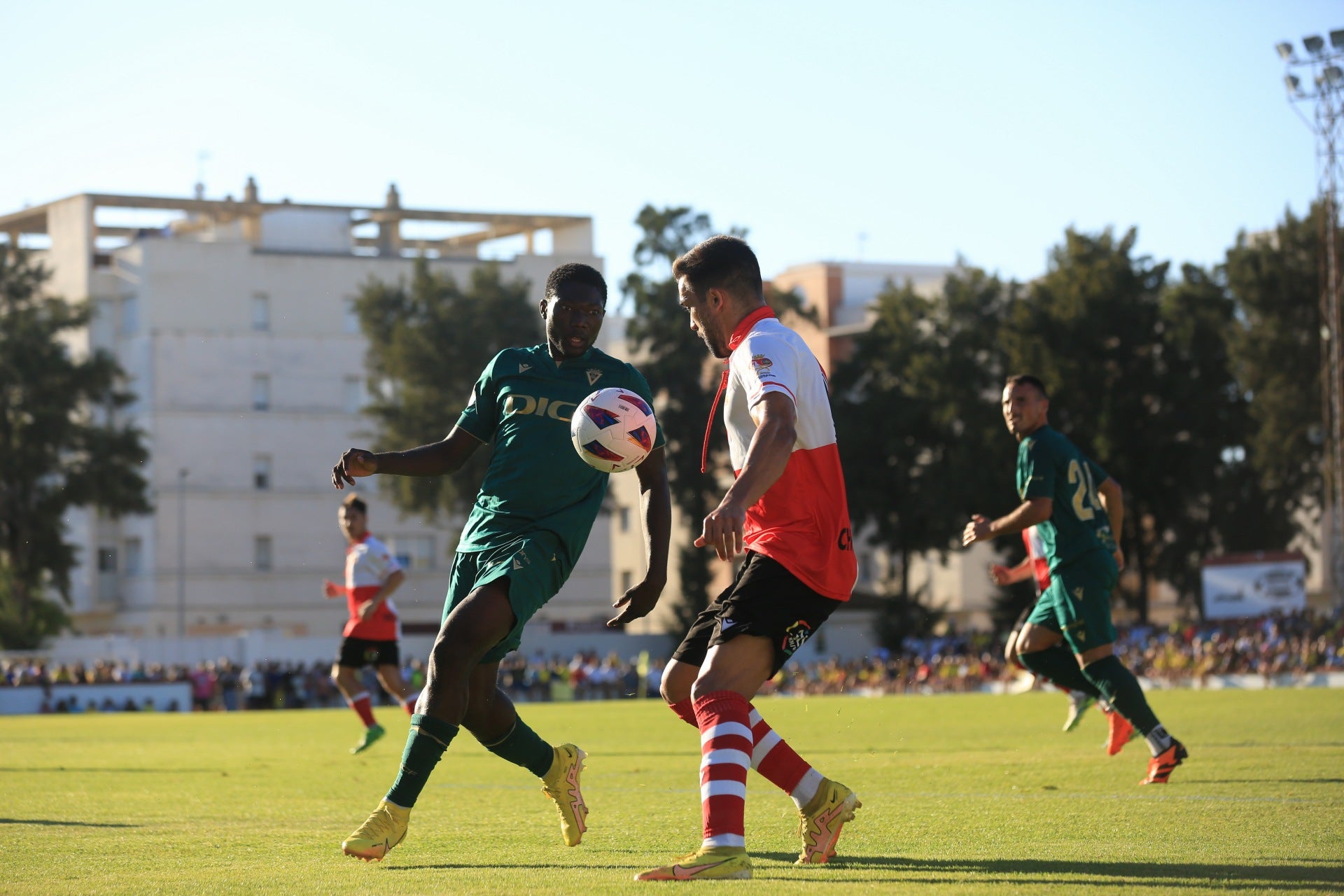 Fotos: El Cádiz golea al Chiclana (1-9)