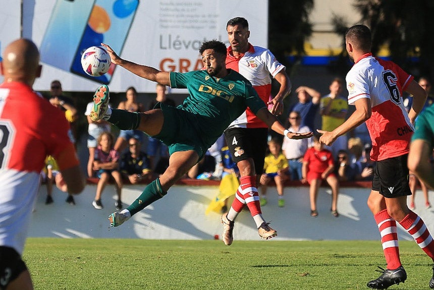 Fotos: El Cádiz golea al Chiclana (1-9)