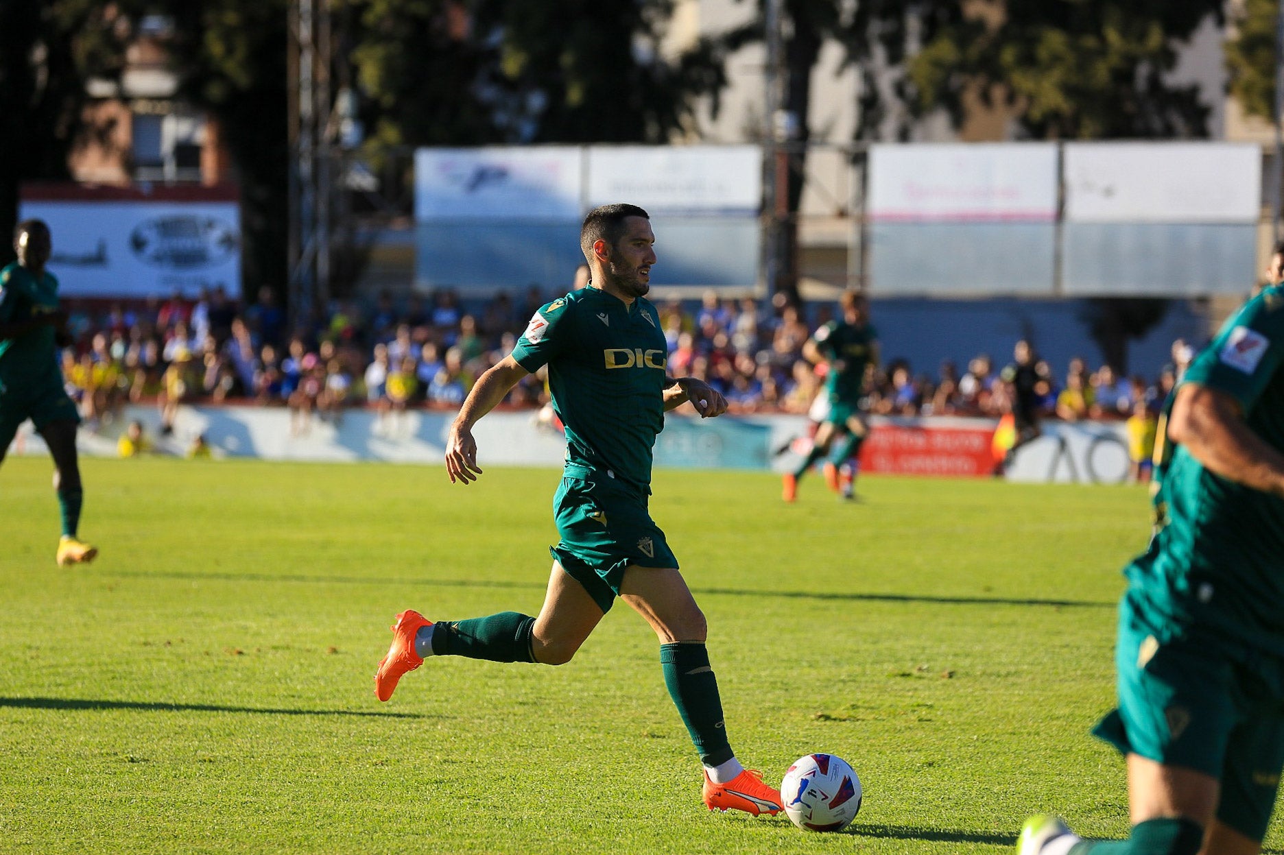 Fotos: El Cádiz golea al Chiclana (1-9)