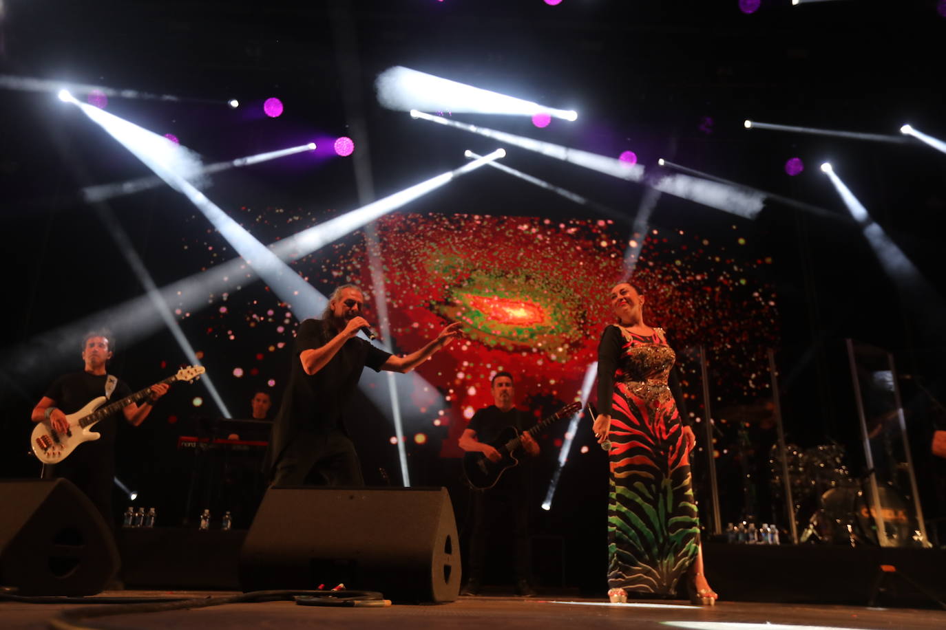 Fotos: La tecno rumba de Camela conquista el Concert Music Festival de Chiclana