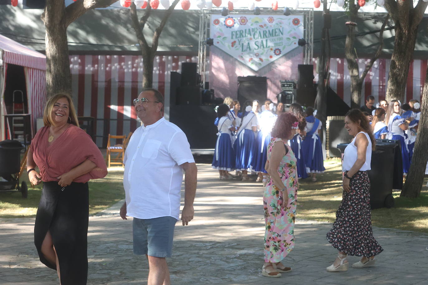 Fotos: Un gran sábado de playa resta fuelle a la Feria de San Fernando