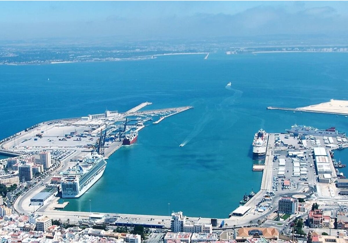 La Autoridad Portuaria de la Bahía de Cádiz.