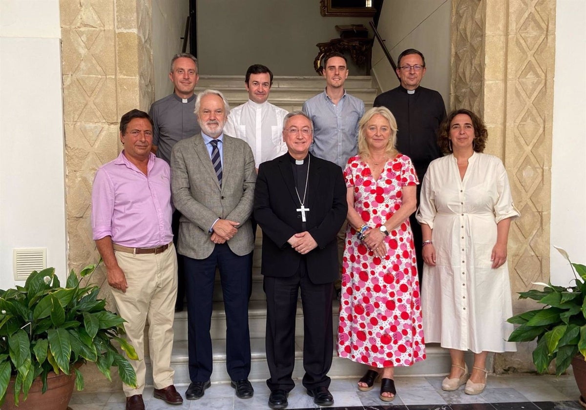 Junta y Obispado de Jerez apuestan por continuar el acuerdo por la servidumbre de paso en el río Guadalete