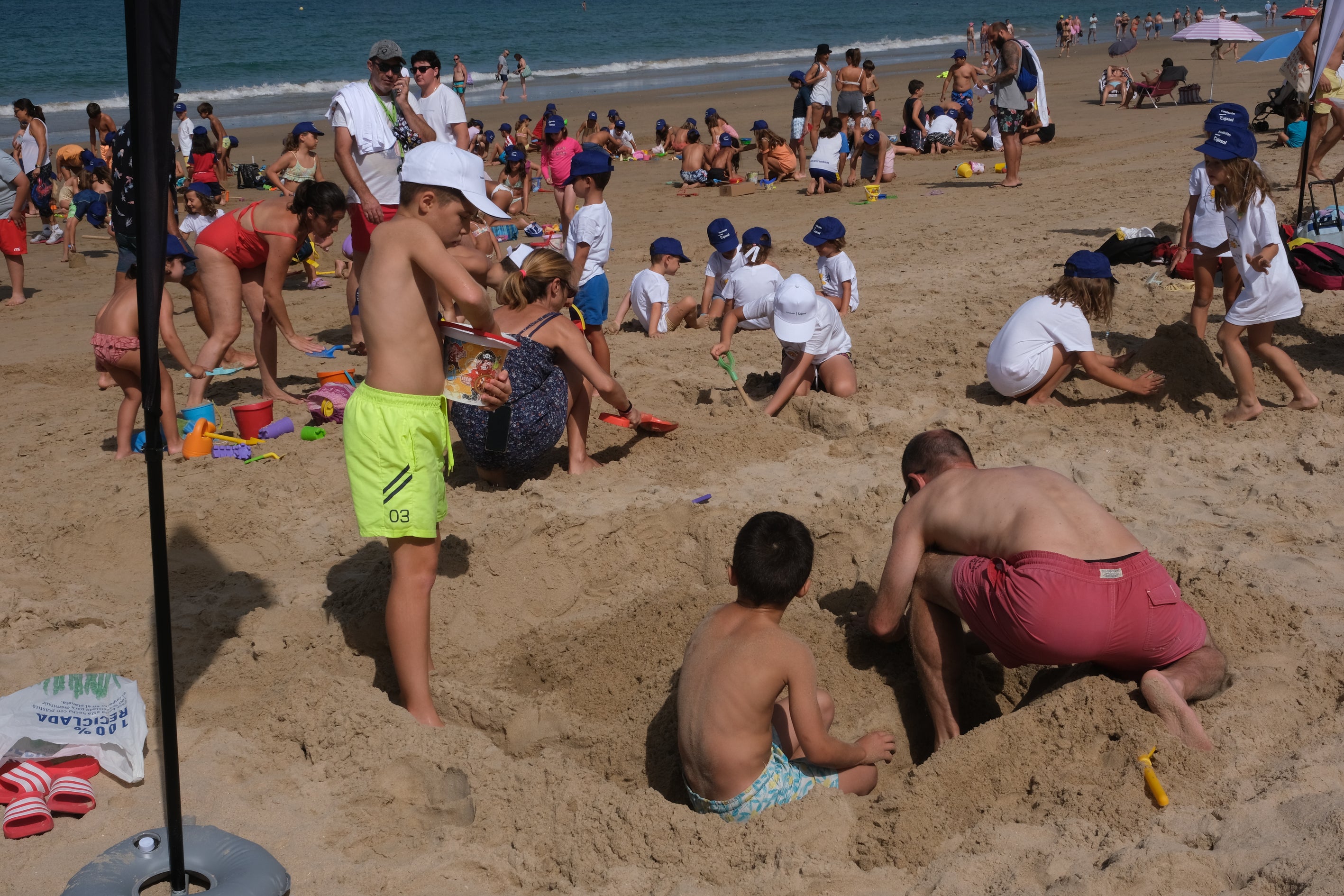 Fotos: La Playa de la Victoria acoge un concurso de castillos de arena