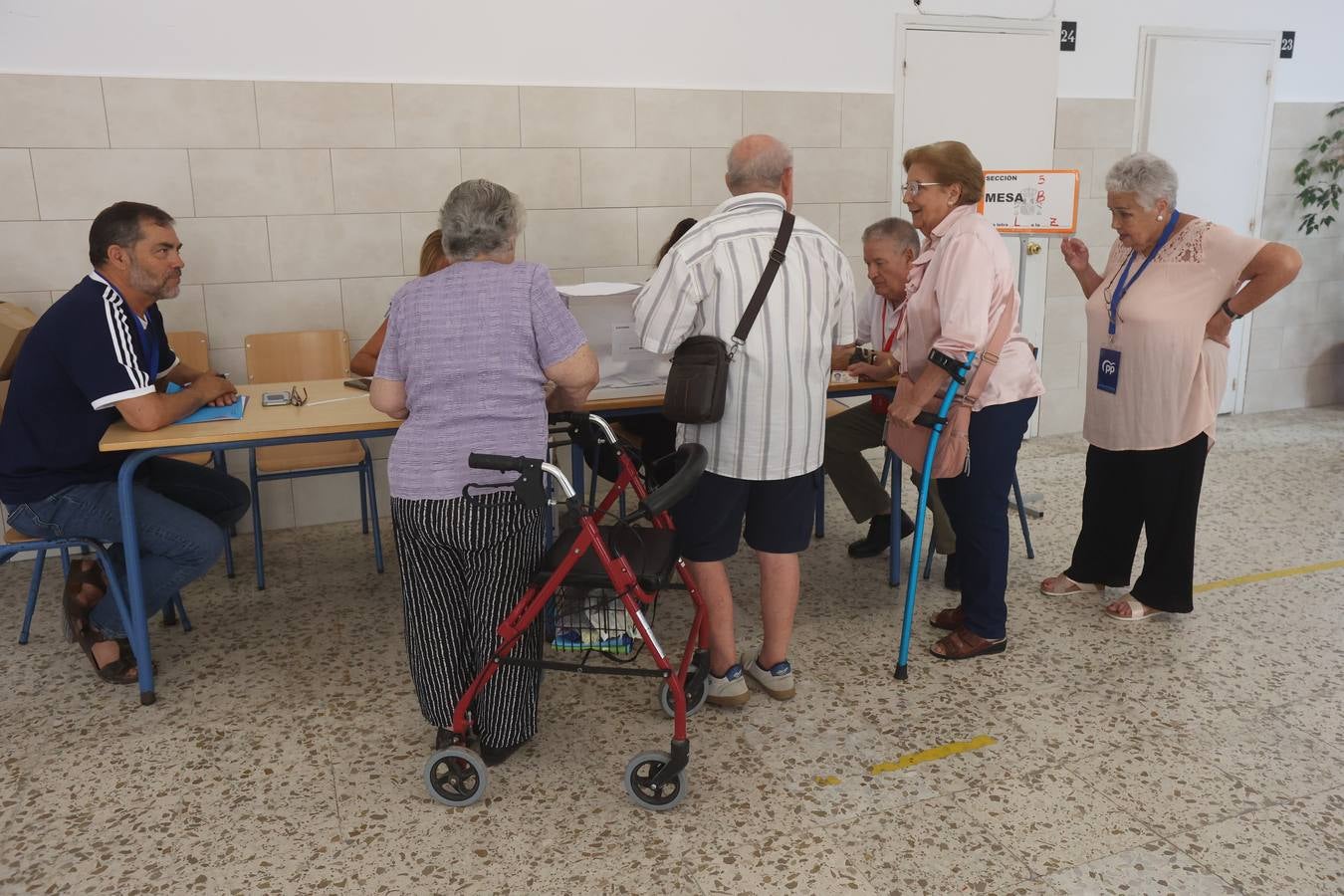 Fotos: Ambiente playero en una jornada electoral decisiva