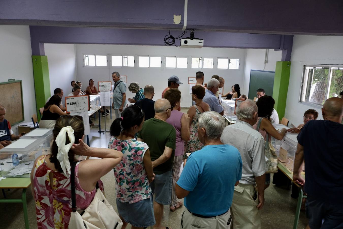 Fotos: Ambiente playero en una jornada electoral decisiva