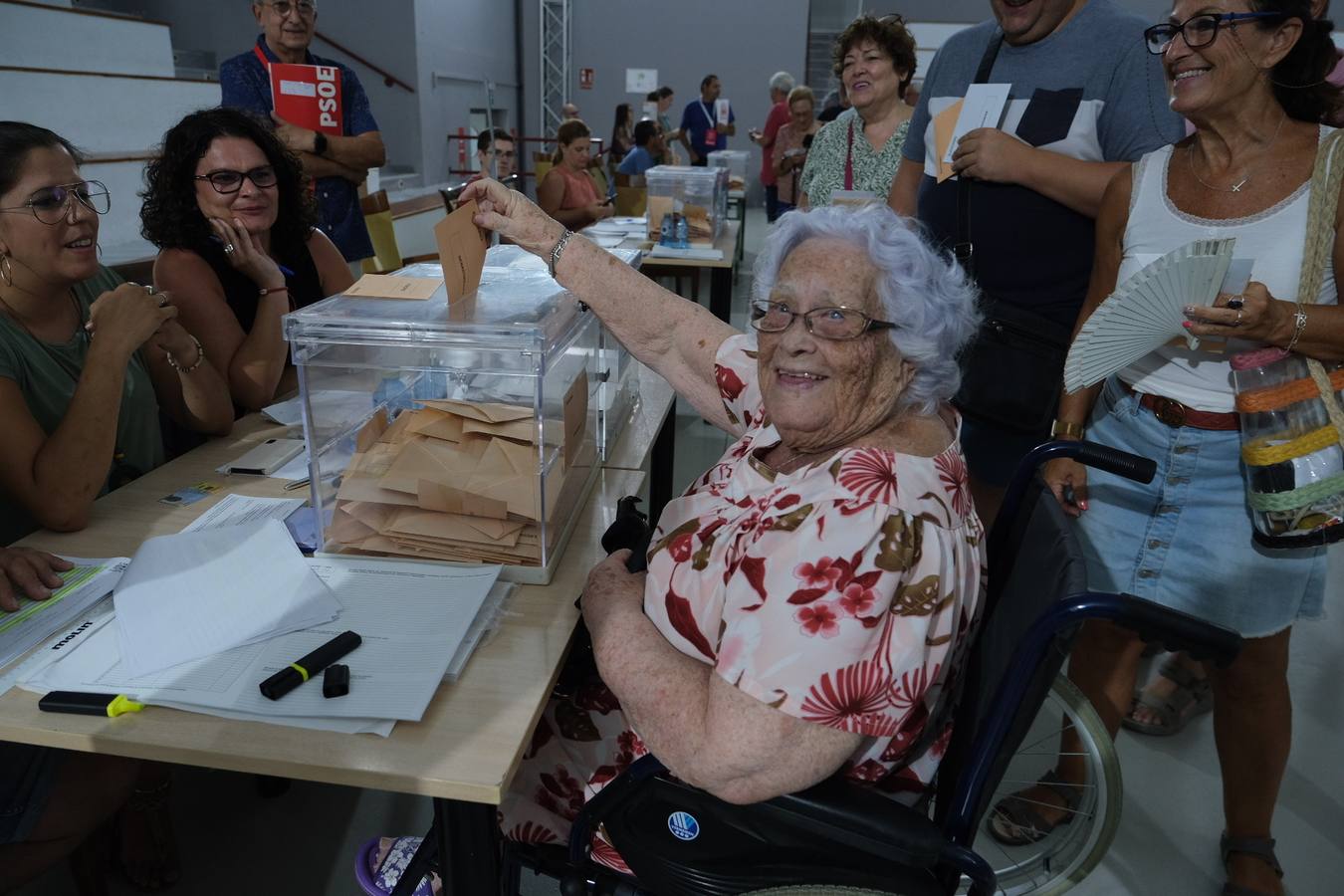Fotos: Ambiente playero en una jornada electoral decisiva