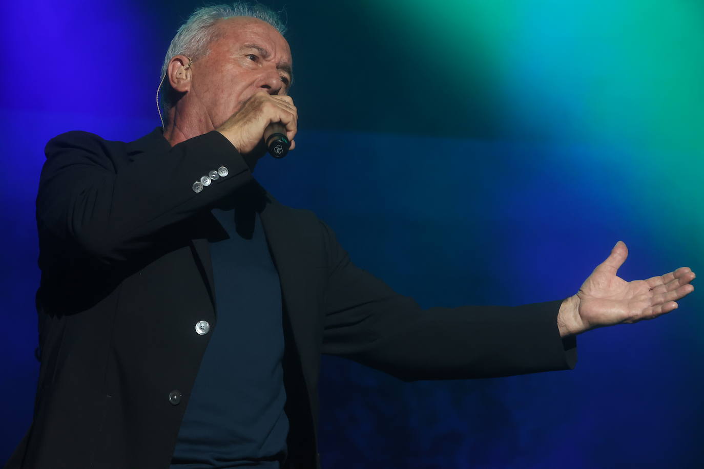 Fotos: Víctor Manuel hace latir Chiclana con recuerdos de una vida