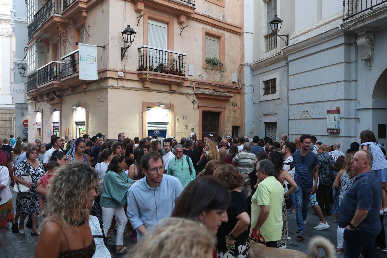 Grandes coplas en el regreso del Carnaval de verano a Cádiz