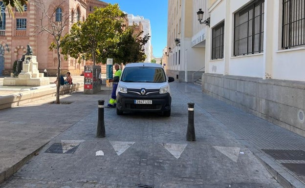 El Ayuntamiento responde a Adelante Izquierda Gaditana: No se ha abierto al tráfico ni Veedor ni plaza de Fragela