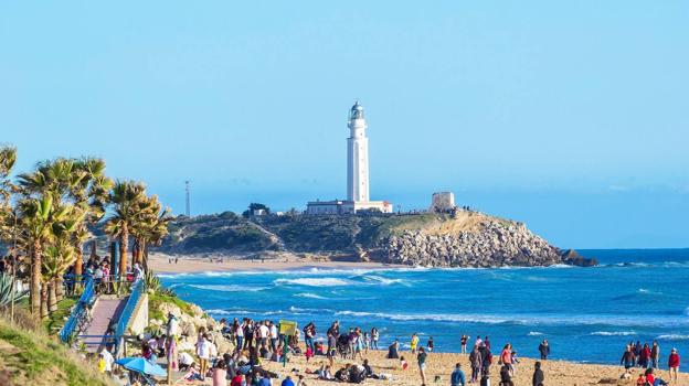 Las mejores playas de Cádiz para cuando haga viento de Levante