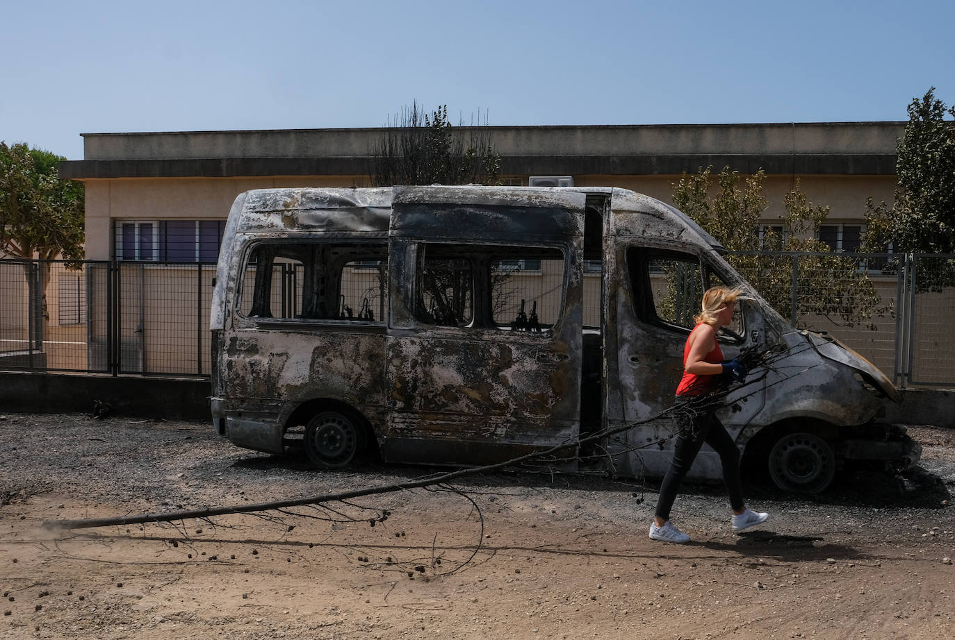 El día después en Puerto Real: la ciudad despierta entre las cenizas