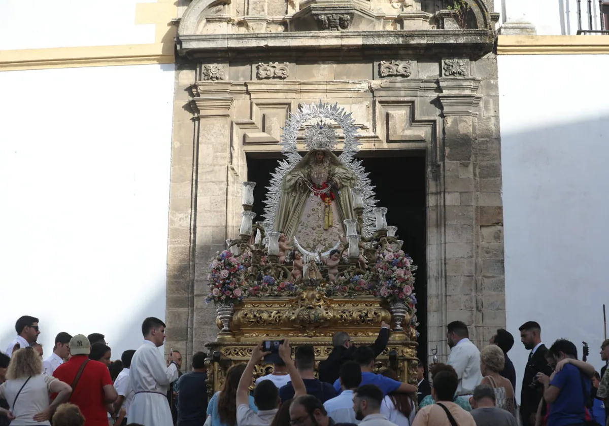 Salida procesional de la Virgen del Amor Hermoso