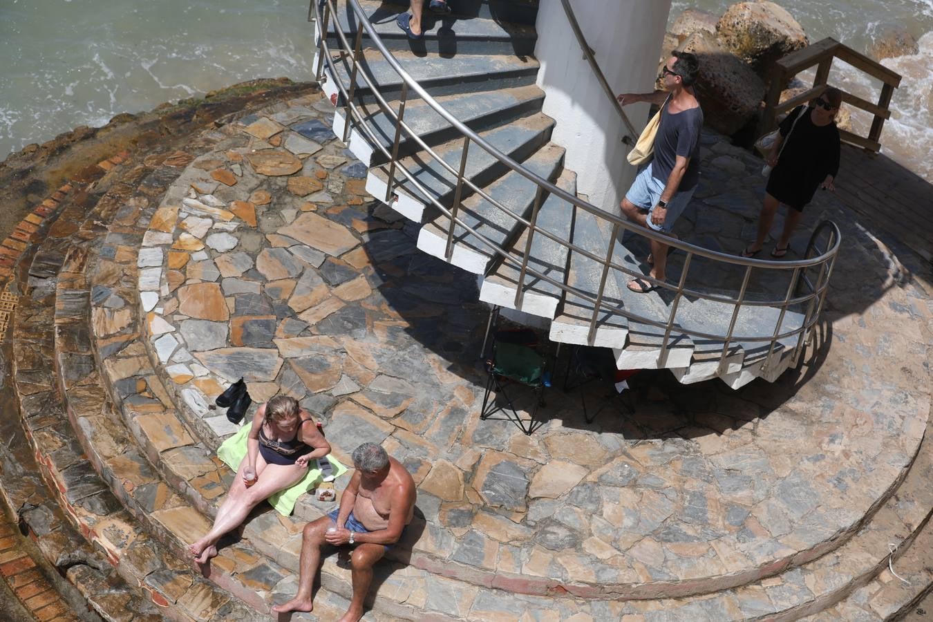 Fotos: Lleno en las playas de Cádiz en el puente del 15 de agosto