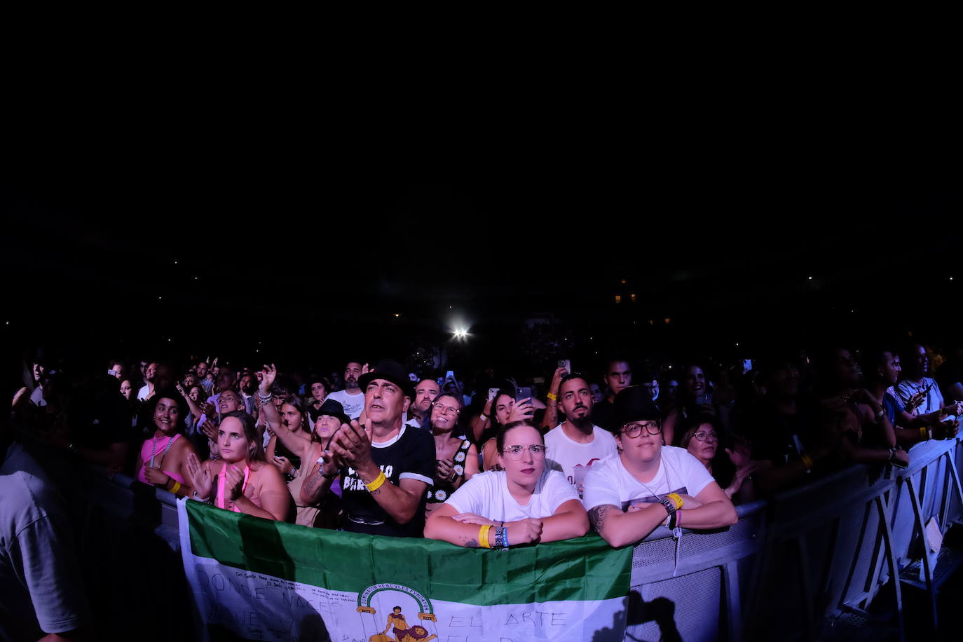 FOTOS: El Barrio derrocha amor a su tierra y emoción en Cabaret Festival de El Puerto
