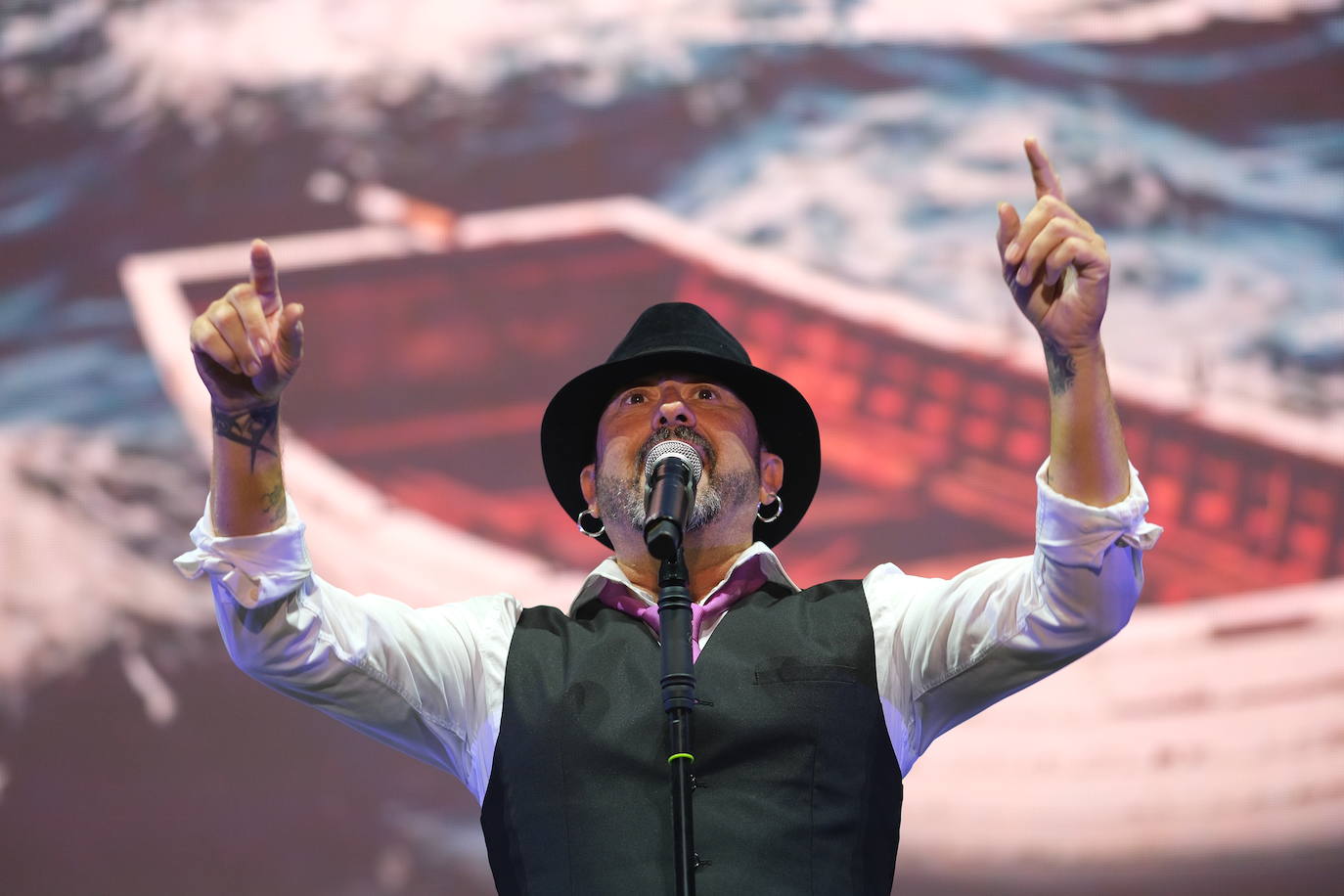 FOTOS: El Barrio derrocha amor a su tierra y emoción en Cabaret Festival de El Puerto