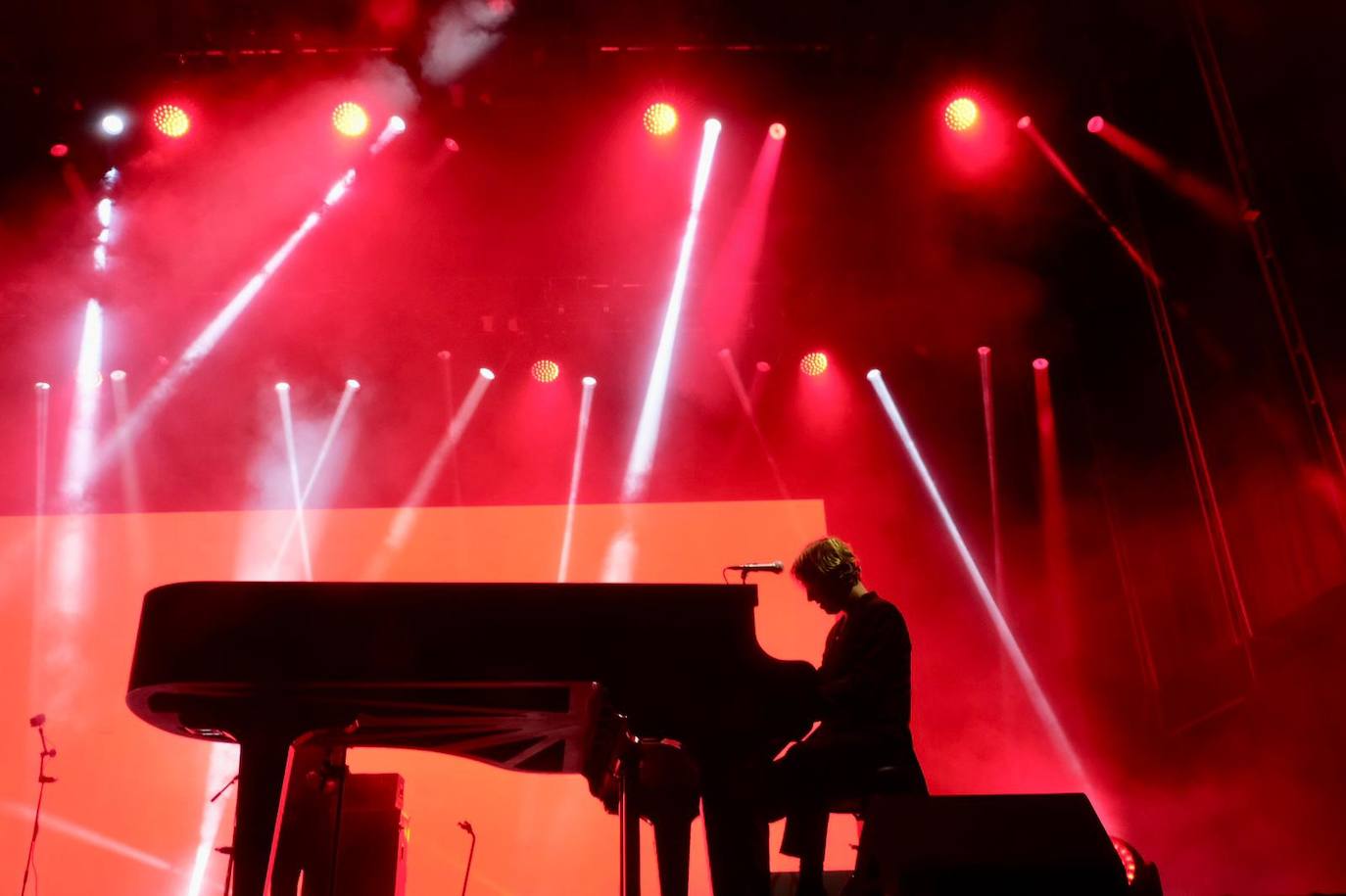 Fotos: El cantautor británico Tom Odell presenta su último disco en Concert Music Festival