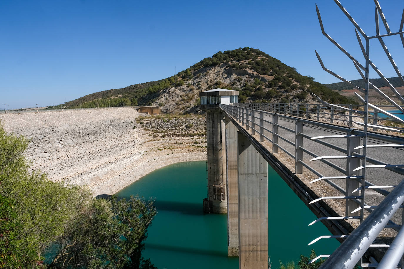 Fotos: El alarmante estado del embalse de Guadalcacín