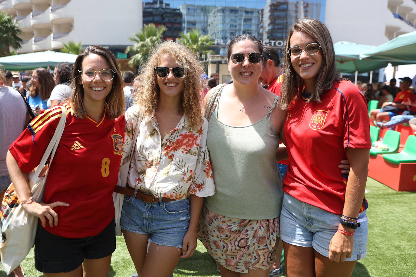 Fotos: Cádiz apoya a la Selección femenina en la &#039;Fan Zone&#039;