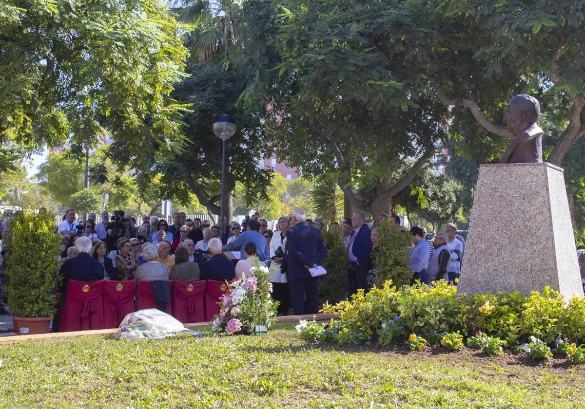 Inauguración de un busto homenaje al que fuera alcalde de San Fernando Cayetano Roldán, en 2019.