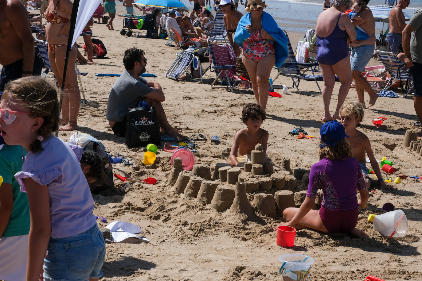 Fotos: el concurso de castillos de arena en la playa de Cádiz