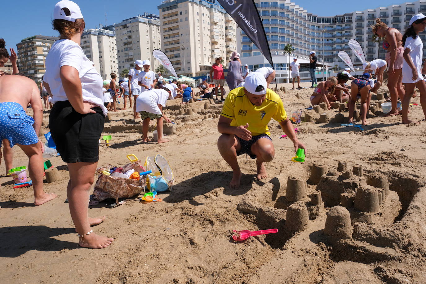 Fotos: el concurso de castillos de arena en la playa de Cádiz