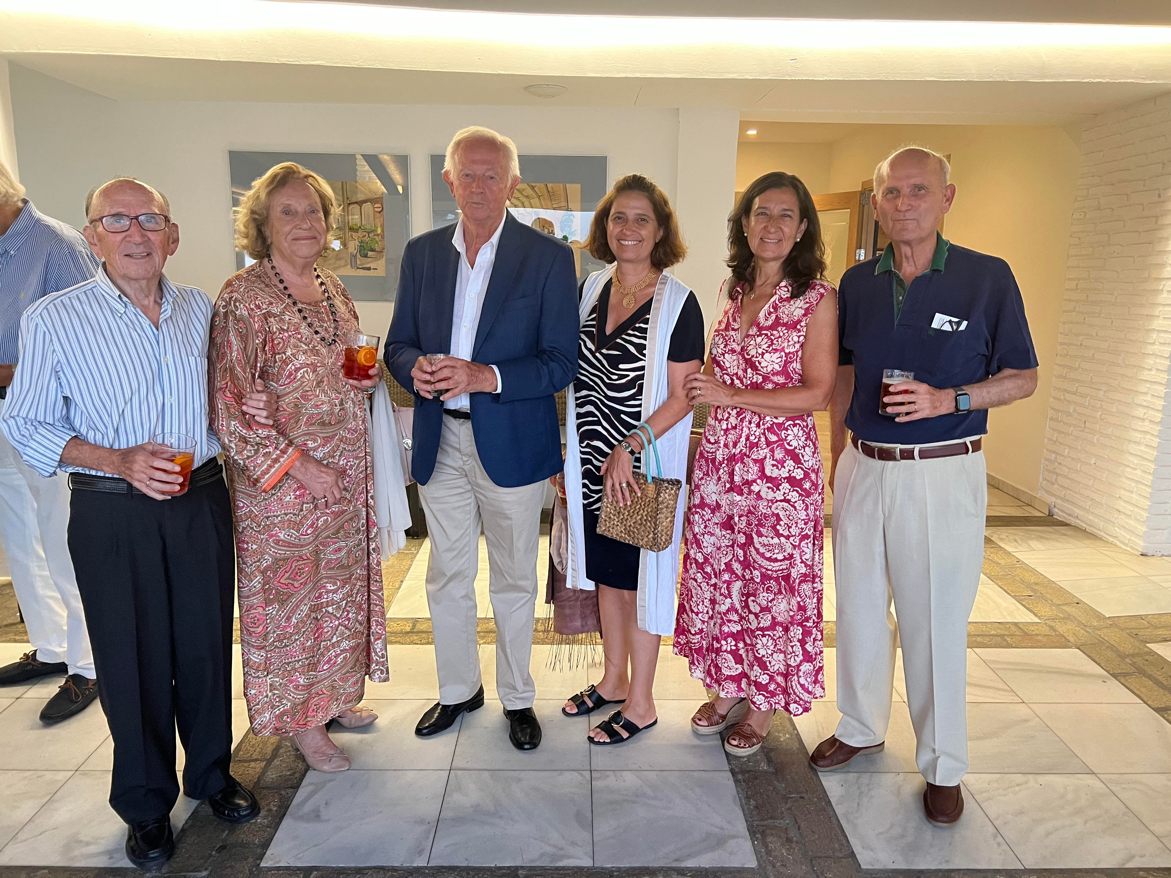 Agustín Montes, Milagro Lain, el doctor Mateo Gutiérrez, Carmen Alemán, Elisa Montes y Fernando Martínez del Cerro