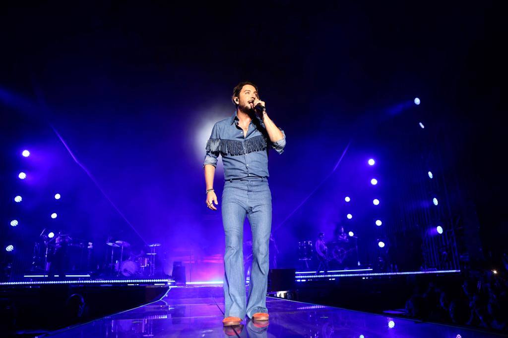 FOTOS: La flecha de Manuel Carrasco, directa al corazón de Cádiz