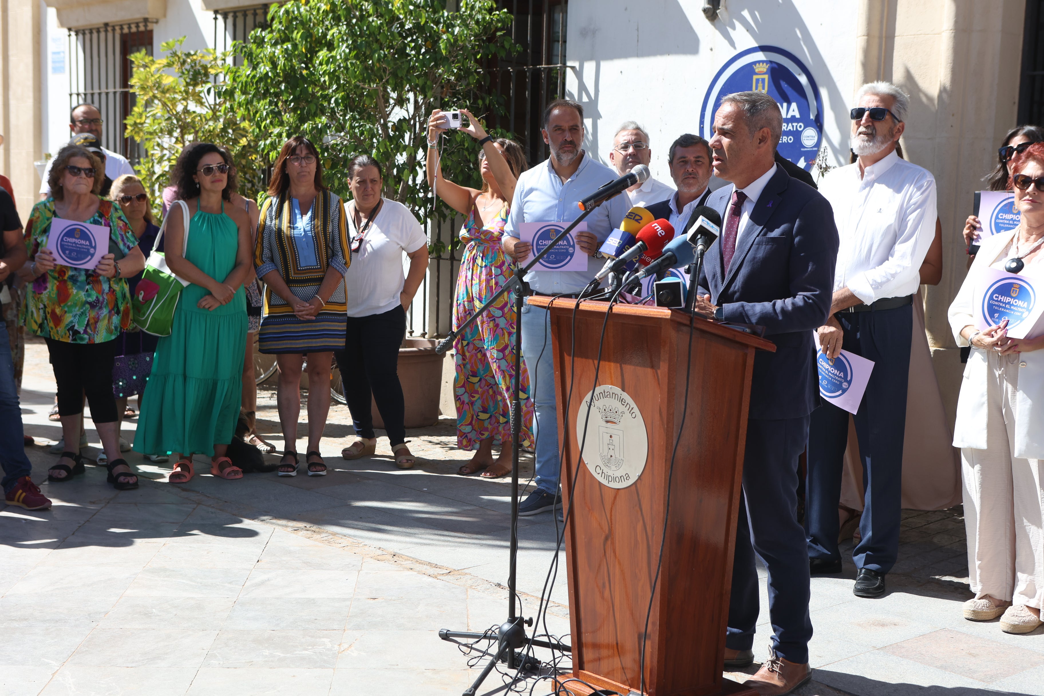 Fotos: Chipiona llora y condena el crimen machista de Encarni