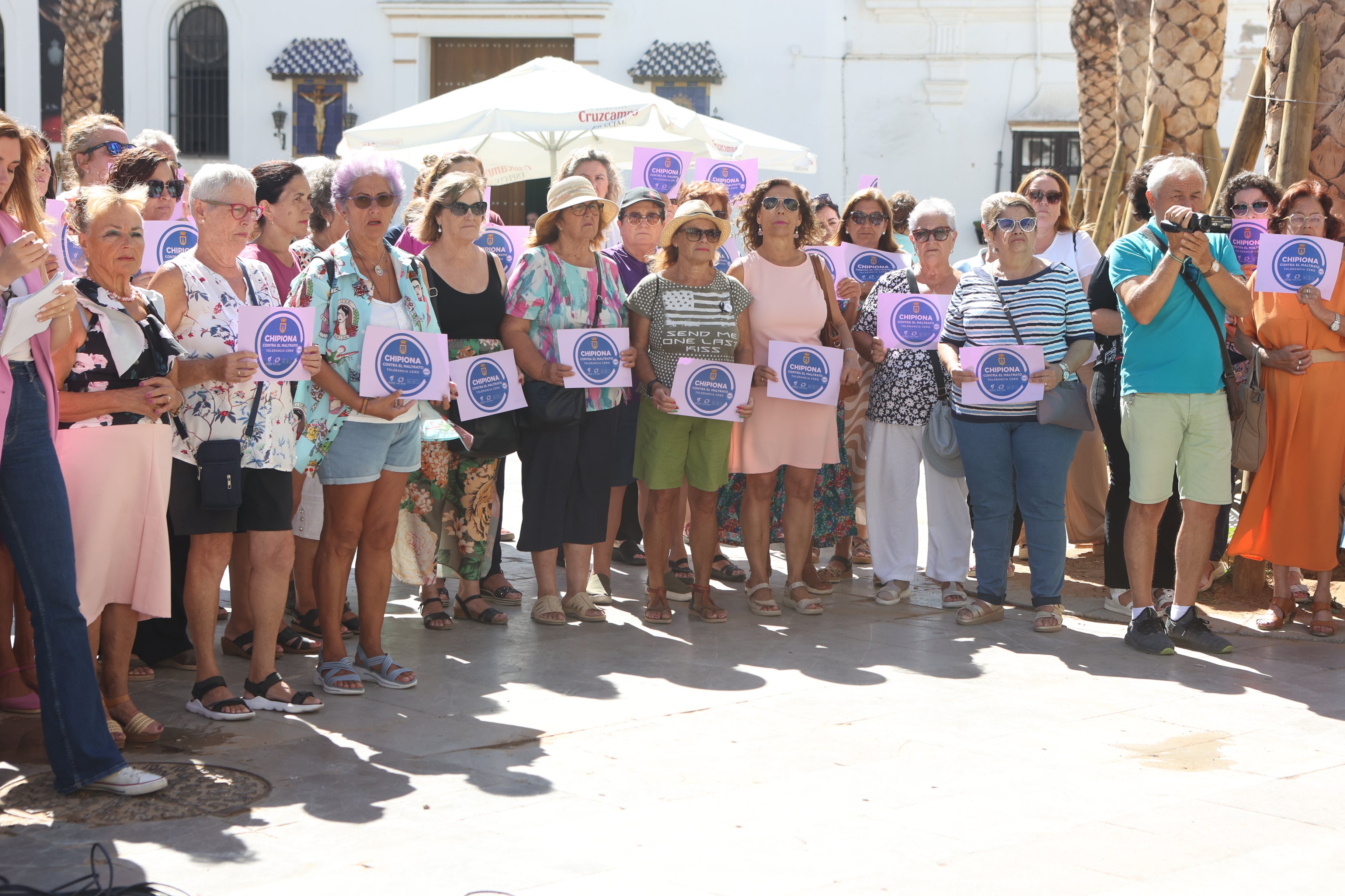 Fotos: Chipiona llora y condena el crimen machista de Encarni