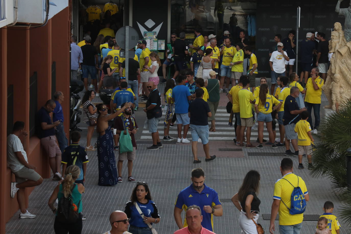 Fotos: Búscate en la previa del partido Cádiz - Villarreal