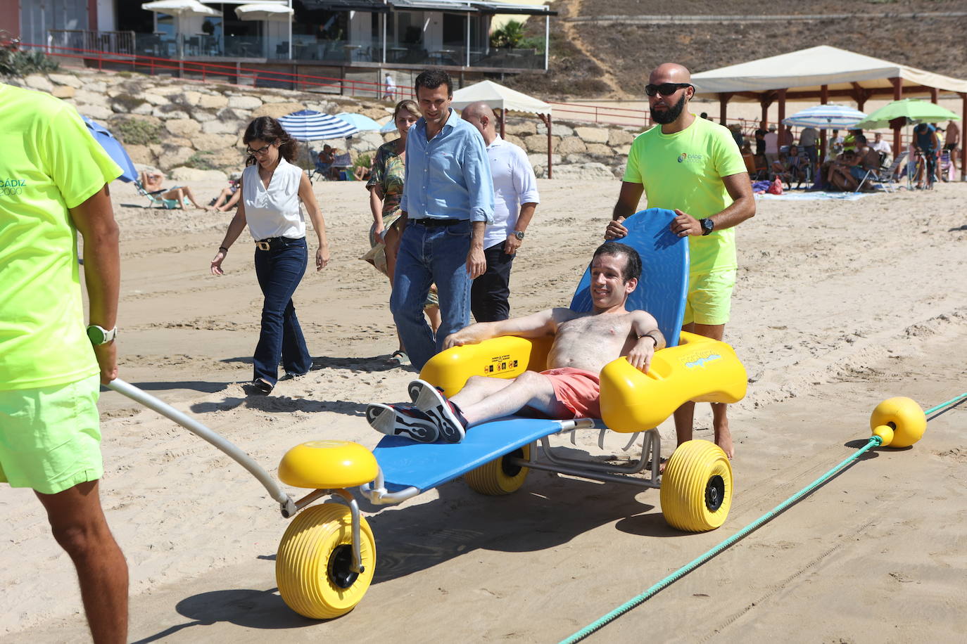 Fotos: La playa de Santa María ya cuenta con zona de atención para personas con discapacidad